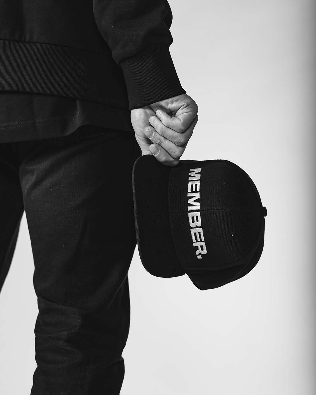 Cap MEMBER snapback black